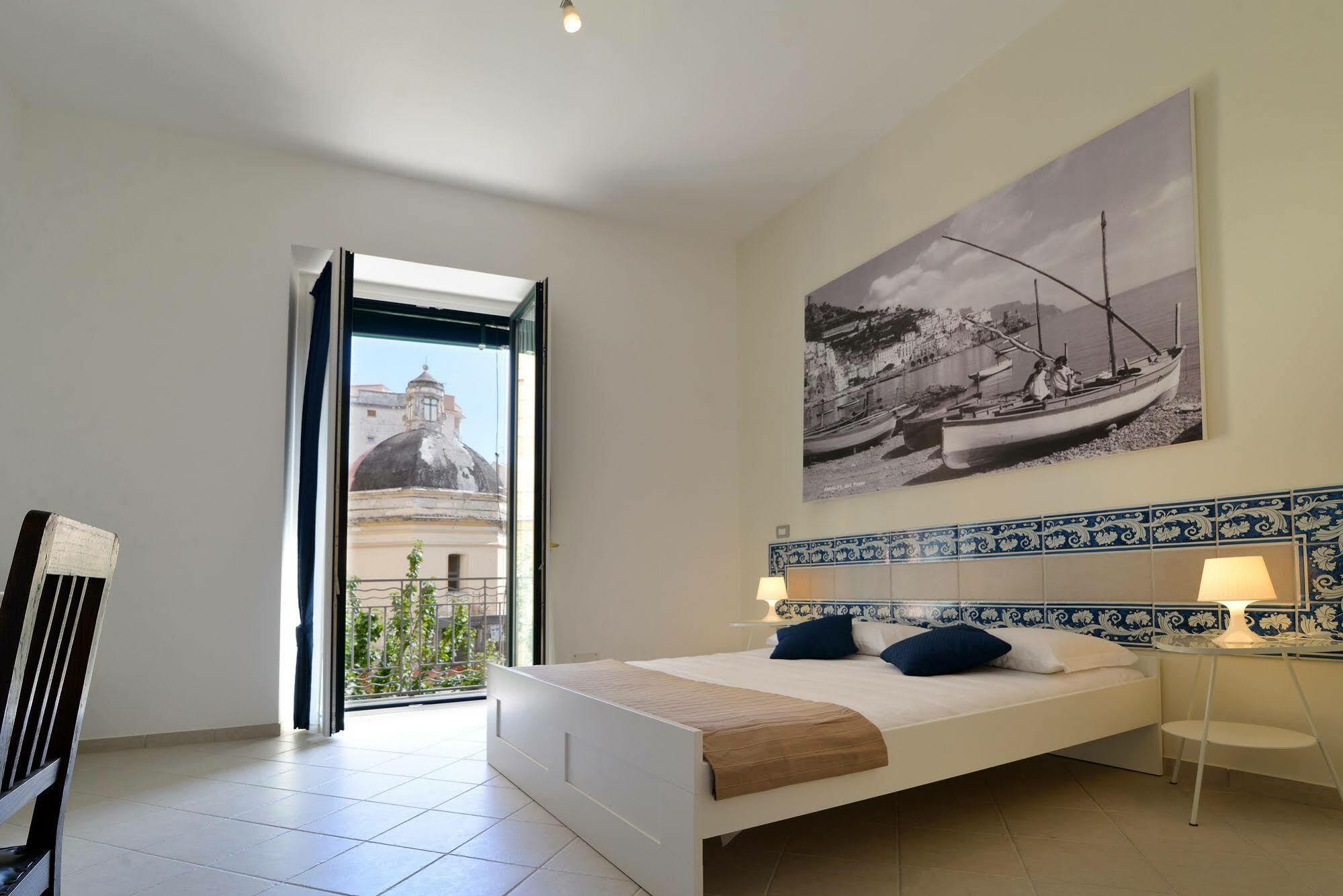 Santi E Saraceni Rooms Салерно Екстериор снимка