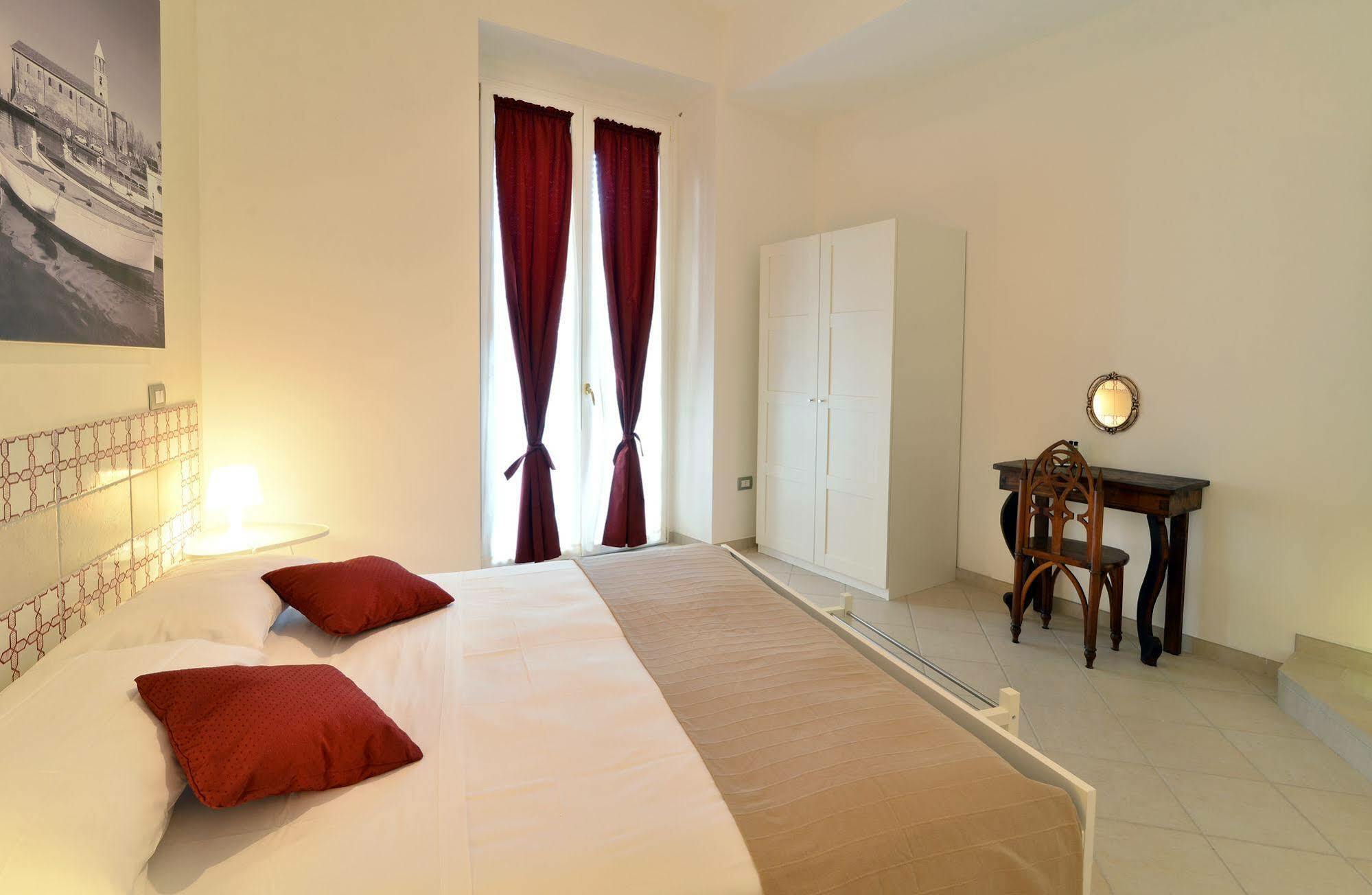 Santi E Saraceni Rooms Салерно Екстериор снимка